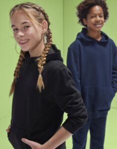 Laste kapuutsiga pusa B&C